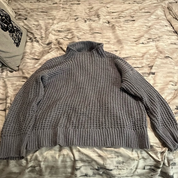 American Eagle Oversized Sweater - Picture 1 of 2